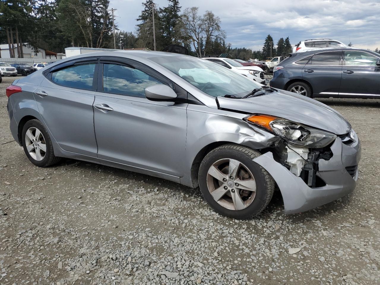 2013 HYUNDAI ELANTRA GL - Image 4