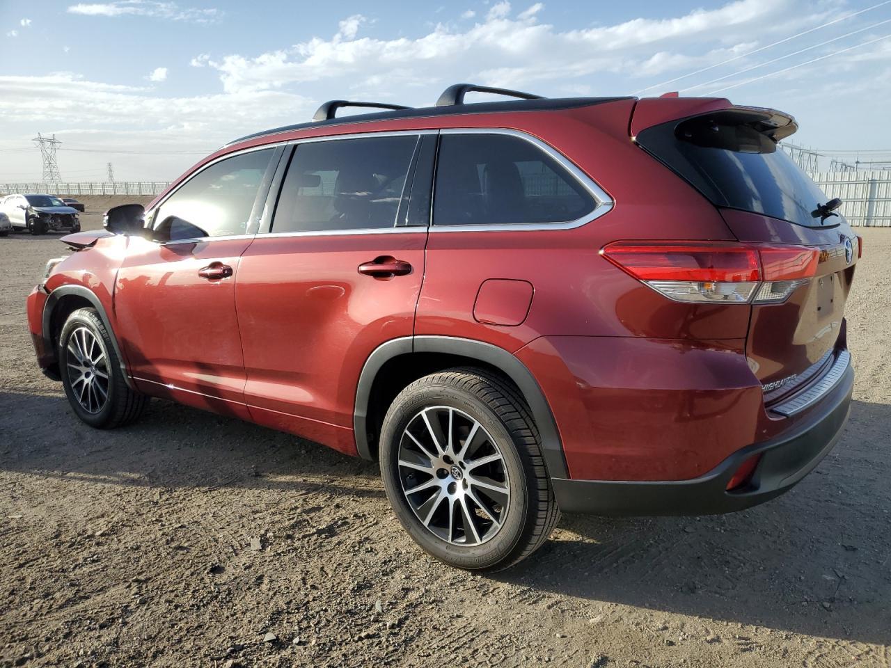 2018 TOYOTA HIGHLANDER - Image 2