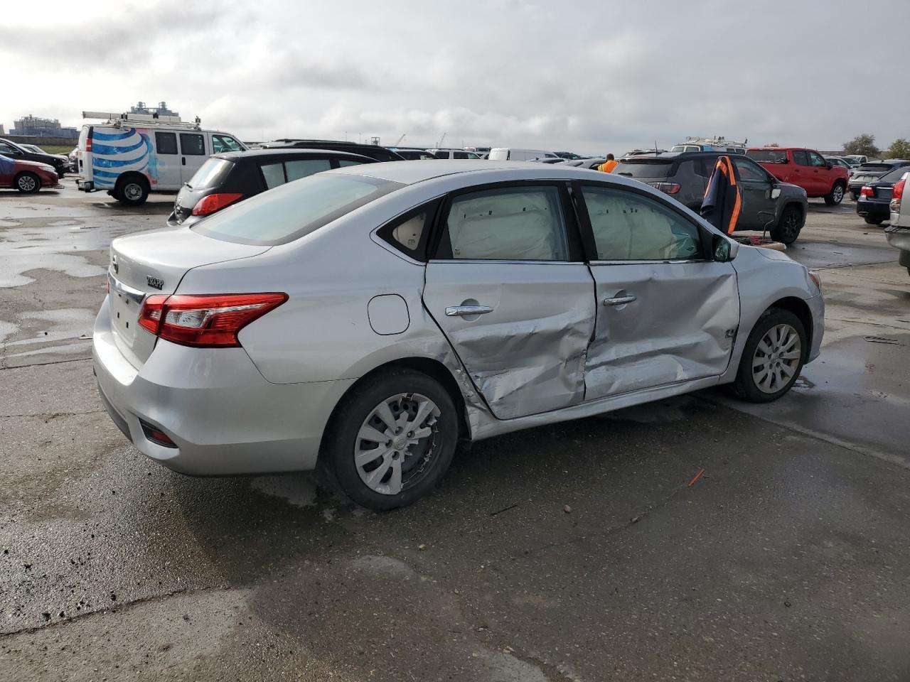 2018 NISSAN SENTRA S - Фото 3