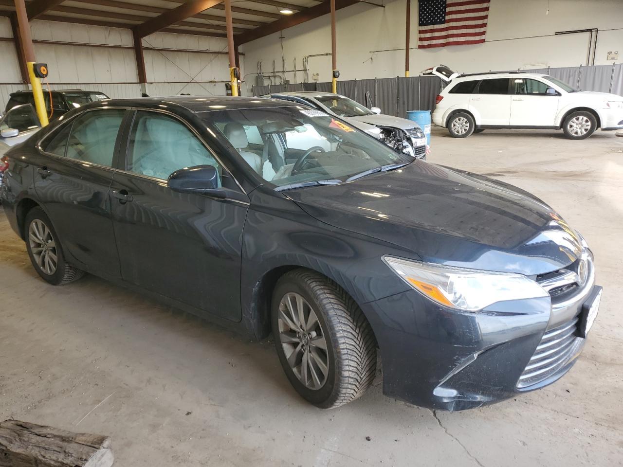 2017 TOYOTA CAMRY LE - Image 4