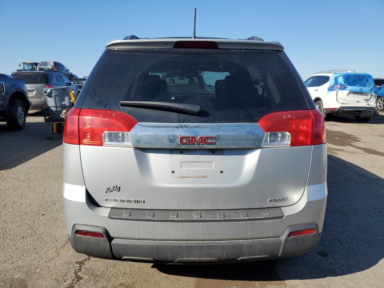 2014 GMC TERRAIN SL - Image 6