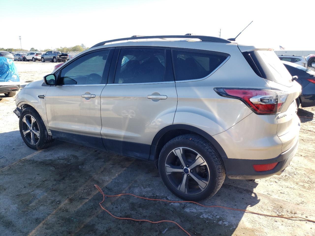 2017 FORD ESCAPE SE - Image 2