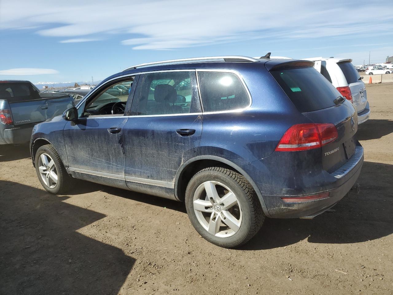 2012 VOLKSWAGEN TOUAREG V6 - Image 2