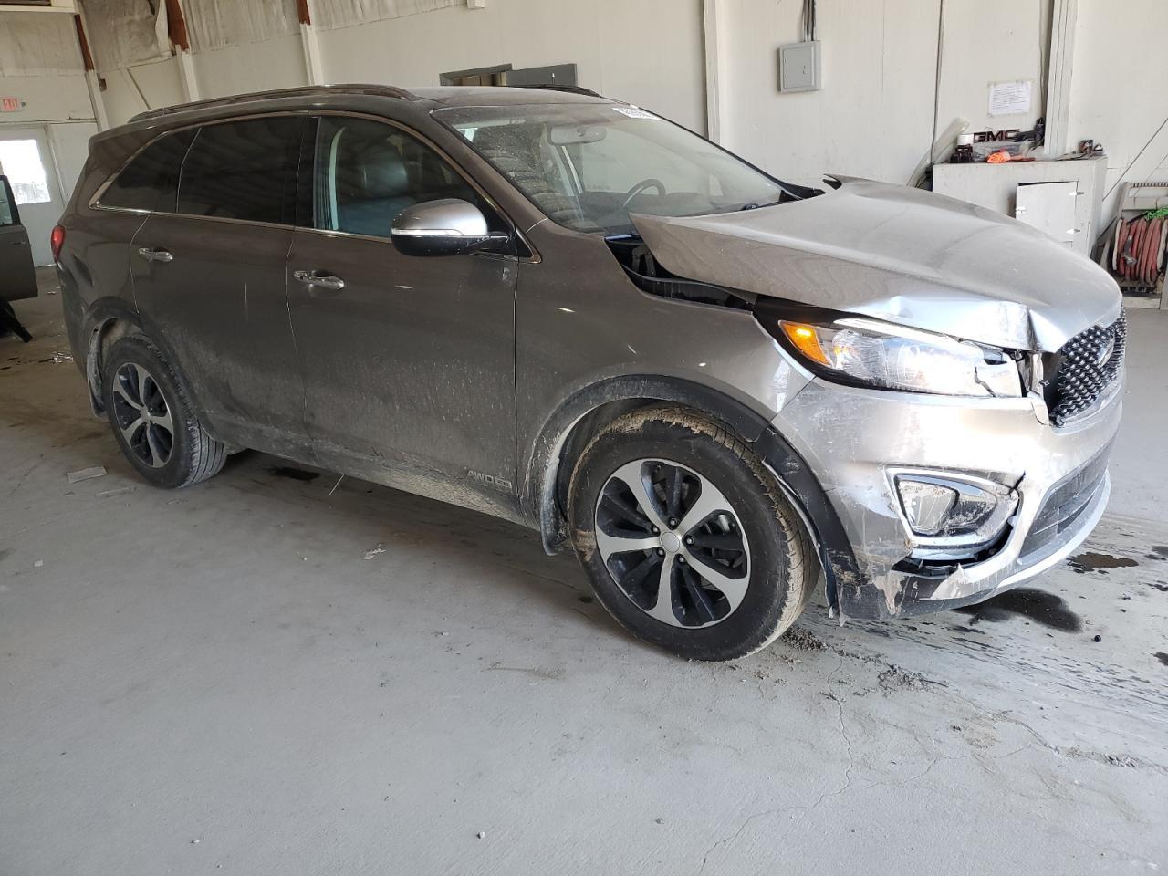 2016 KIA SORENTO EX - Image 4