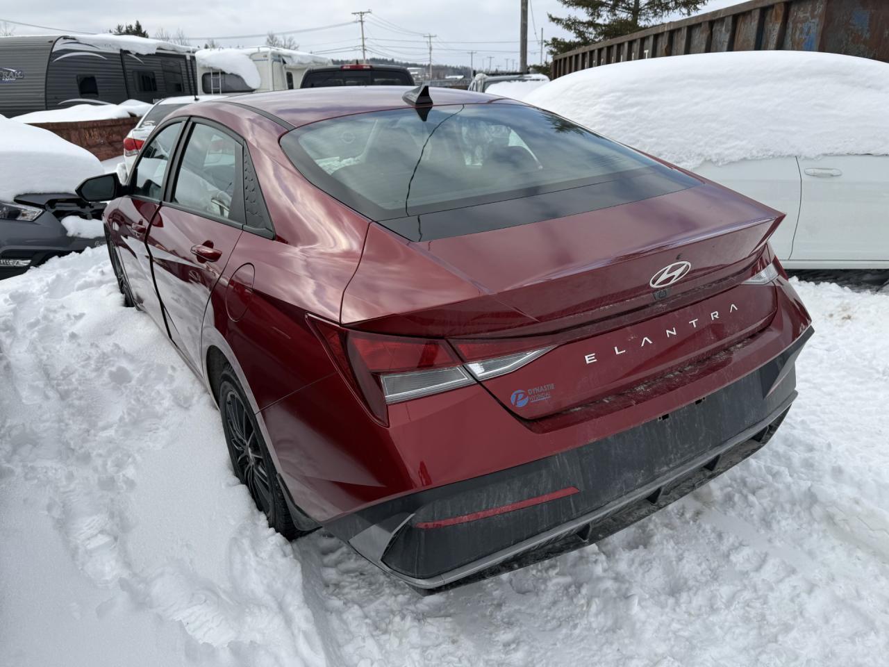 2024 HYUNDAI ELANTRA SE - Фото 2