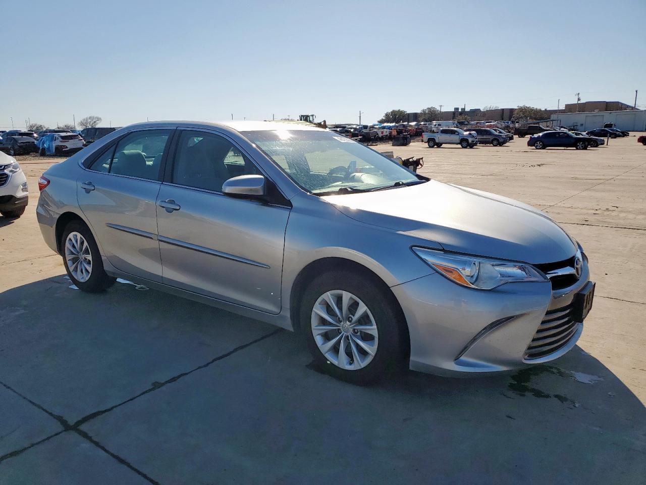 2015 TOYOTA CAMRY LE - Фото 4