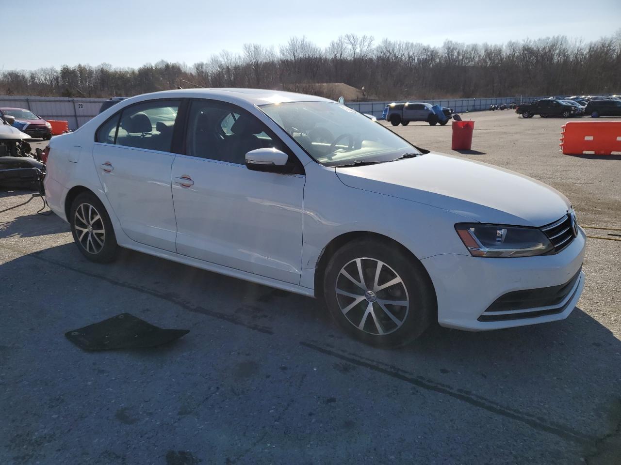 2017 VOLKSWAGEN JETTA SE - Image 4