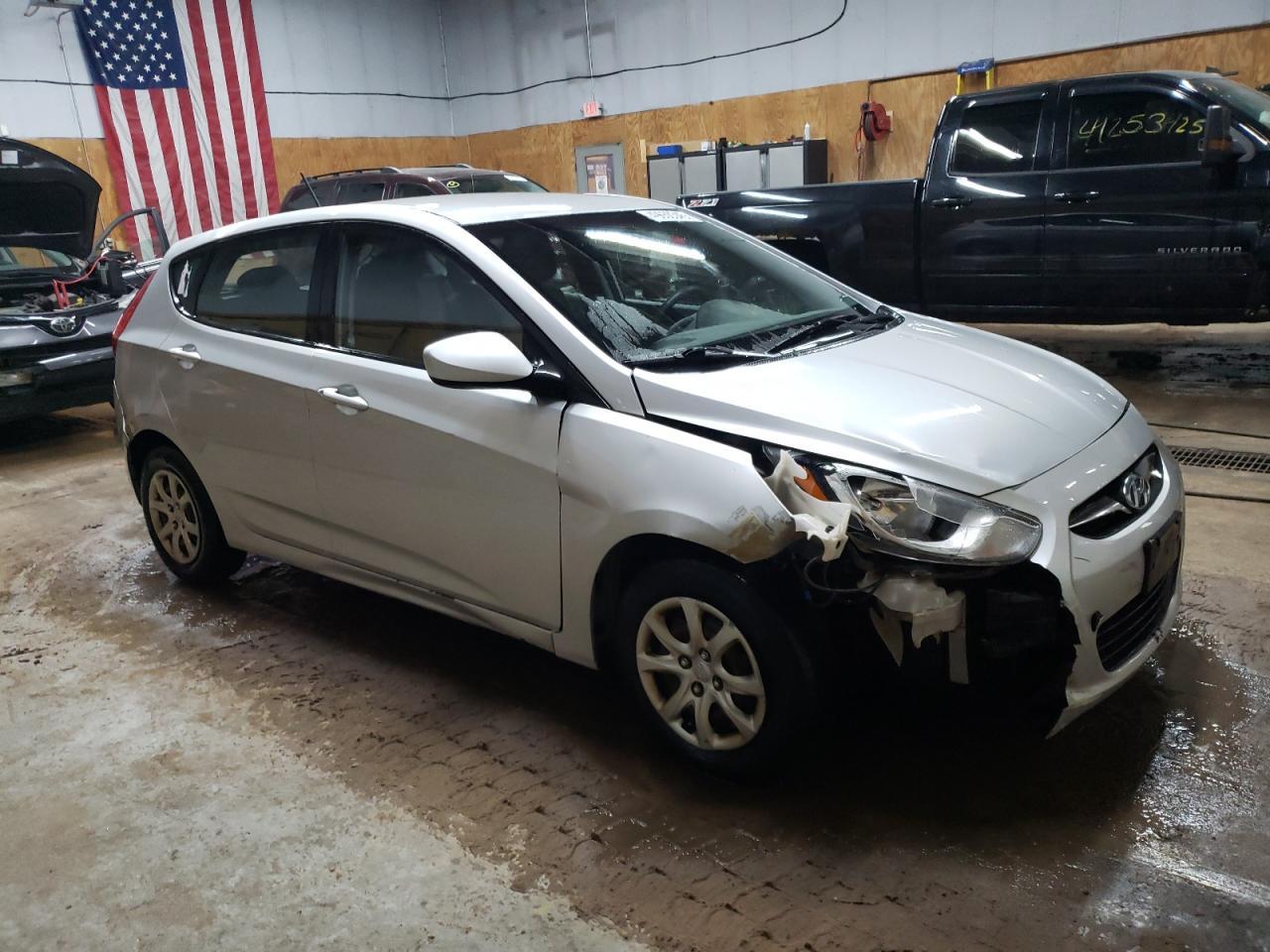 2012 HYUNDAI ACCENT GLS - Image 4
