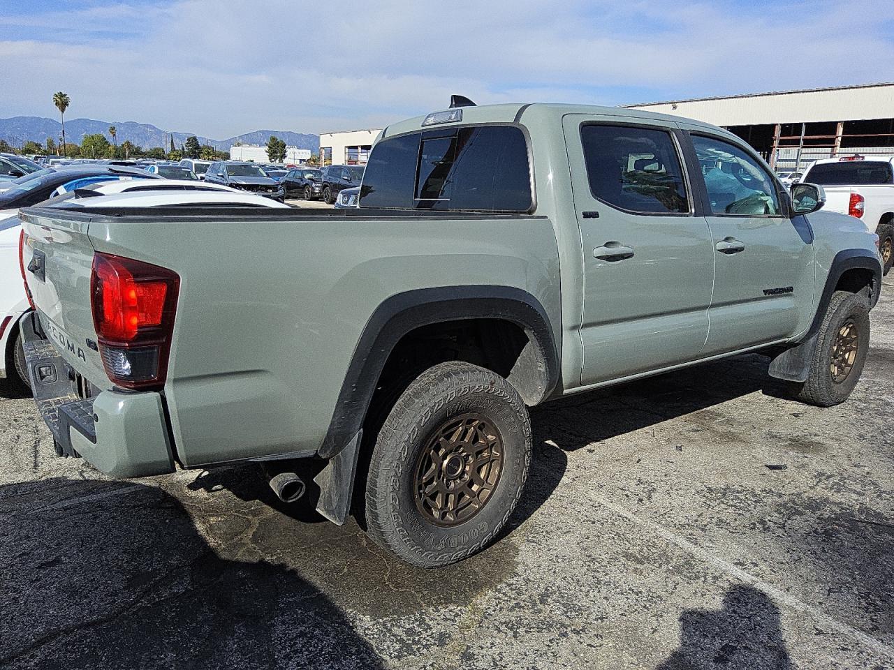 2023 TOYOTA TACOMA DOU - Фото 3