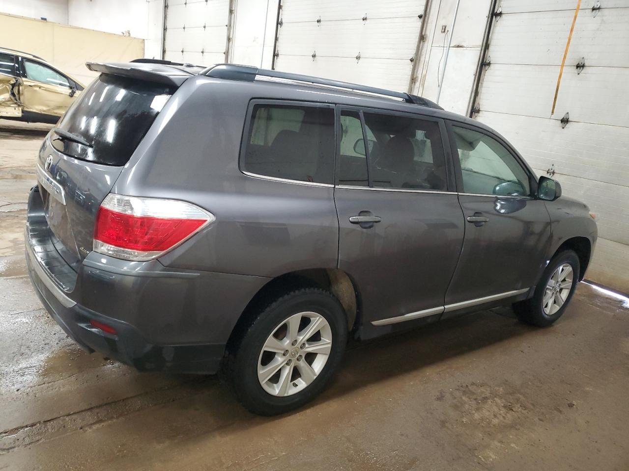 2011 TOYOTA HIGHLANDER - Image 3