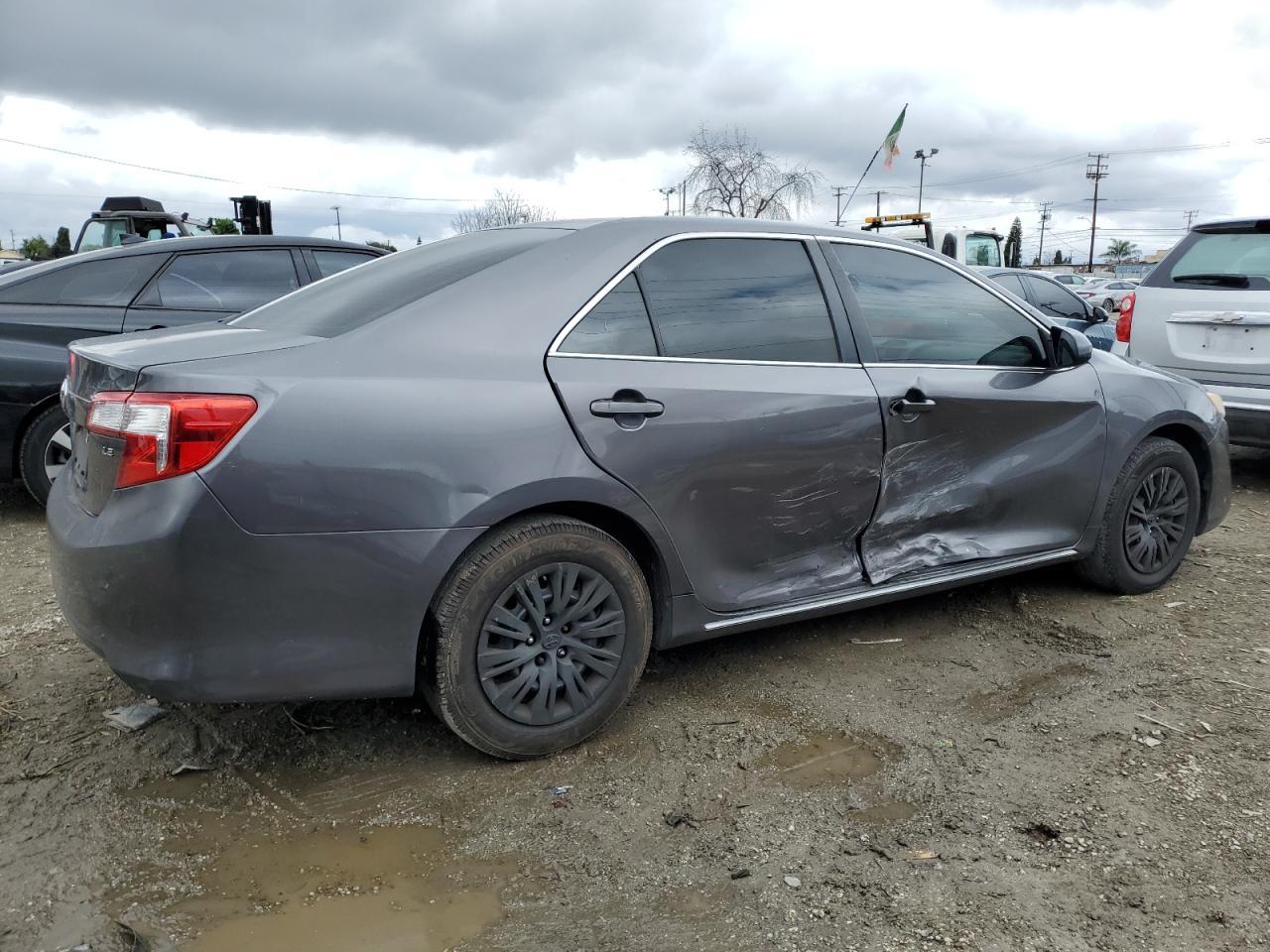 2014 TOYOTA CAMRY L - Фото 3