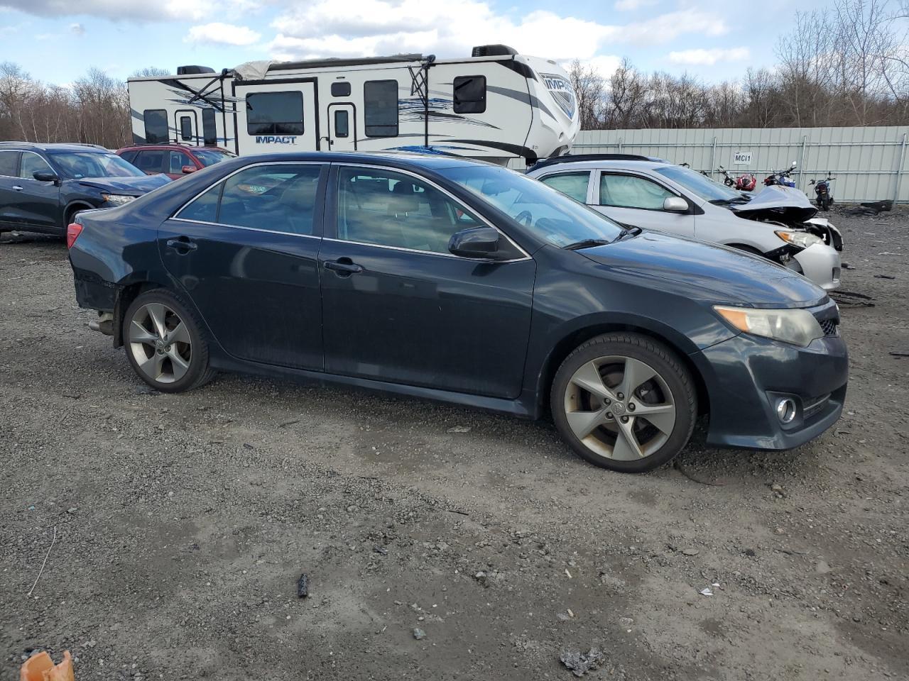 2014 TOYOTA CAMRY L - Image 4