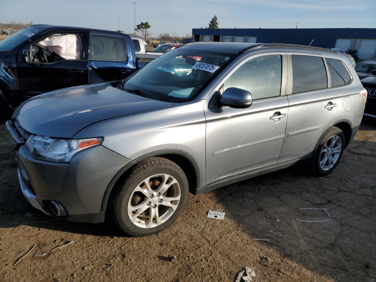 2015 MITSUBISHI OUTLANDER