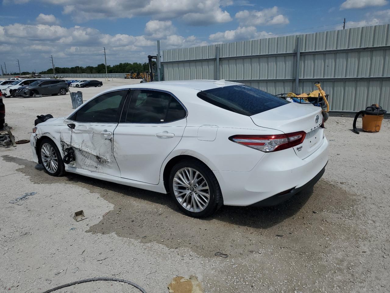2018 TOYOTA CAMRY L - Фото 2