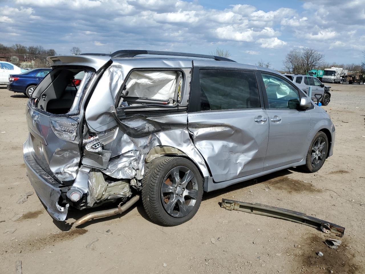 2015 TOYOTA SIENNA SPO - Фото 3