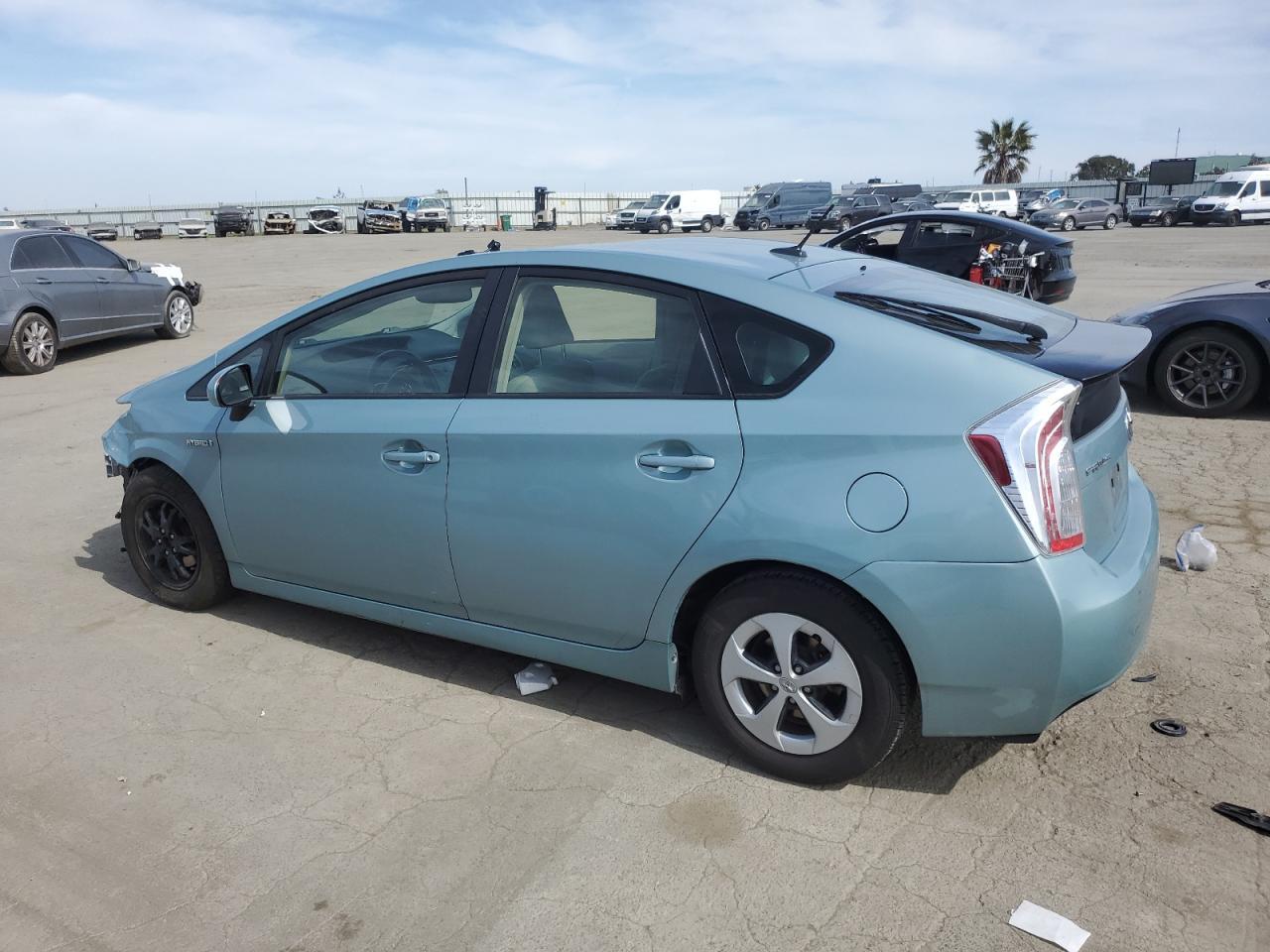 2015 TOYOTA PRIUS - Фото 2