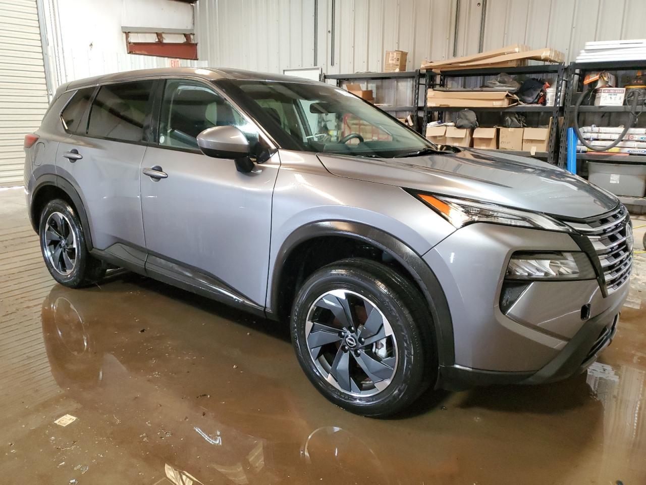 2024 NISSAN ROGUE SV - Image 4