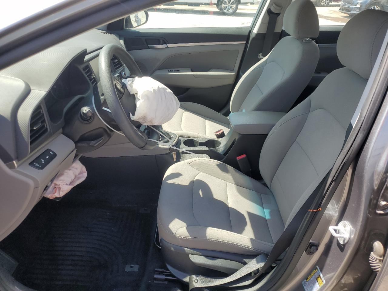 2019 HYUNDAI ELANTRA SE - Фото 7