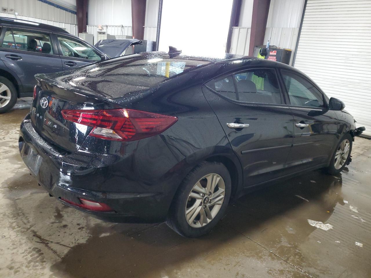 2019 HYUNDAI ELANTRA SE - Фото 3