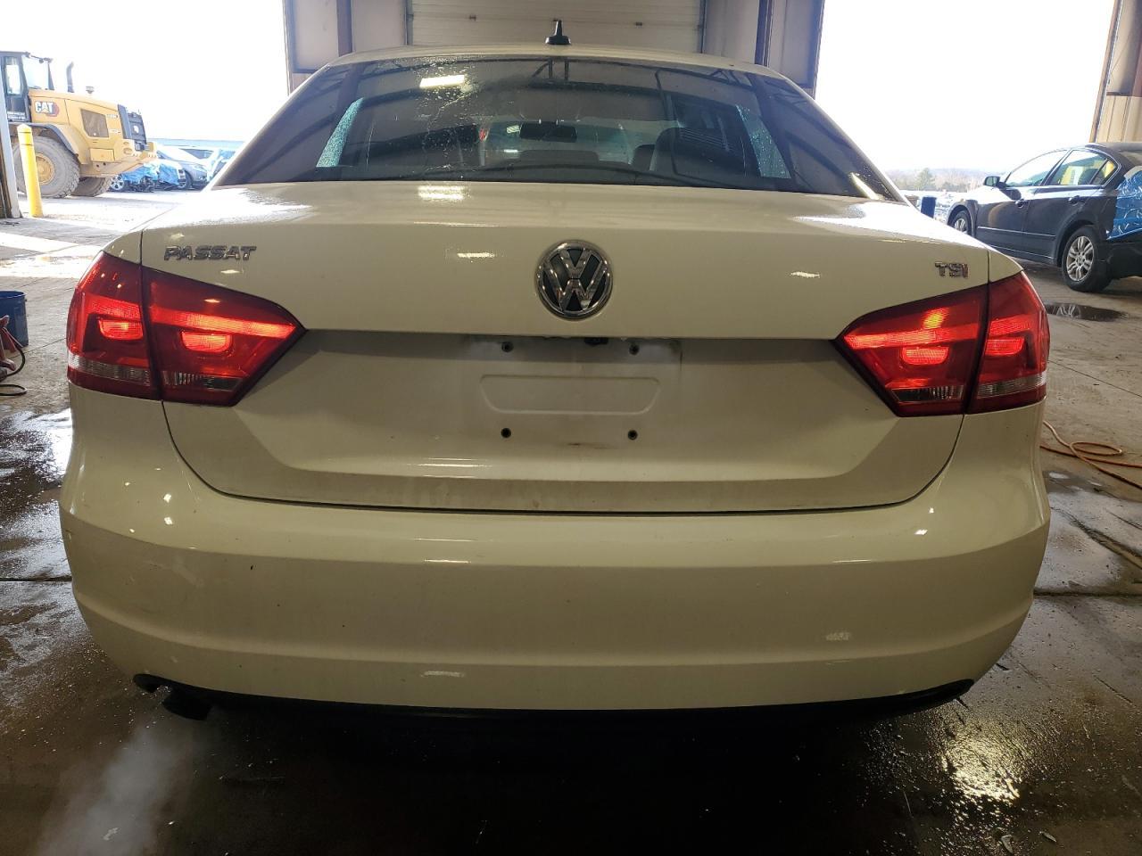 2015 VOLKSWAGEN PASSAT S - Фото 6