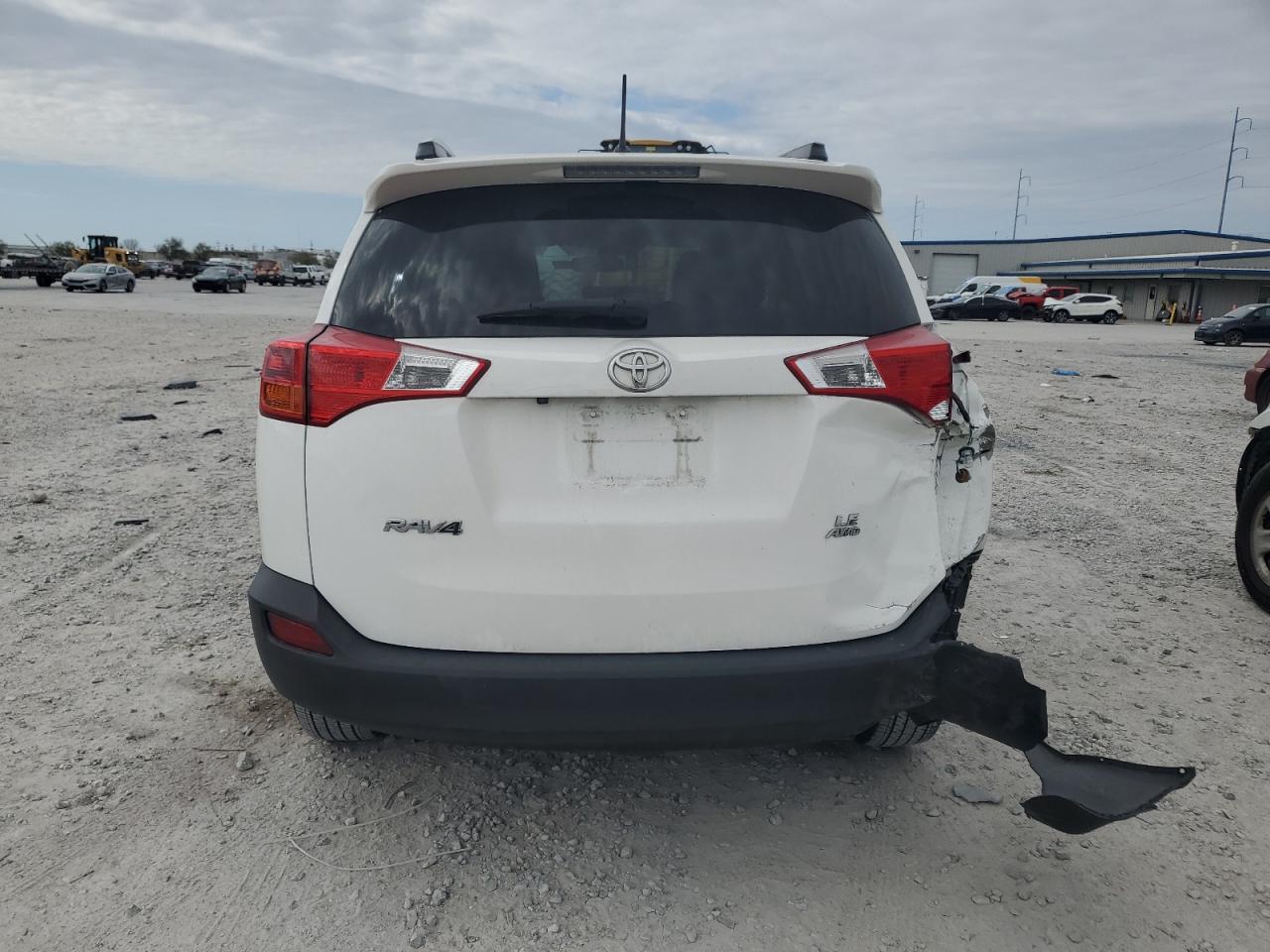 2014 TOYOTA RAV4 LE - Image 6