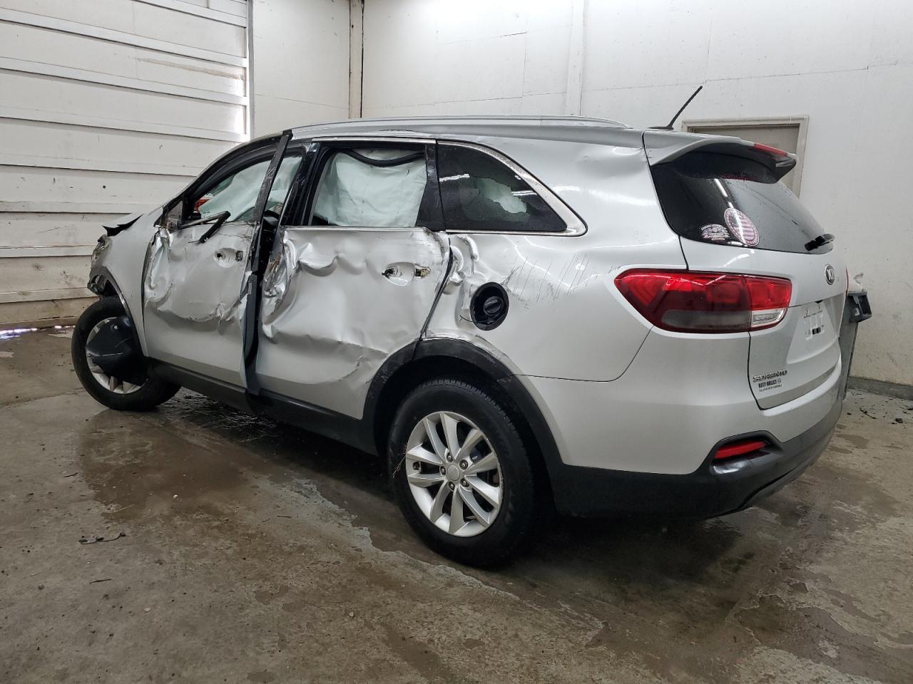 2017 KIA SORENTO LX - Image 2