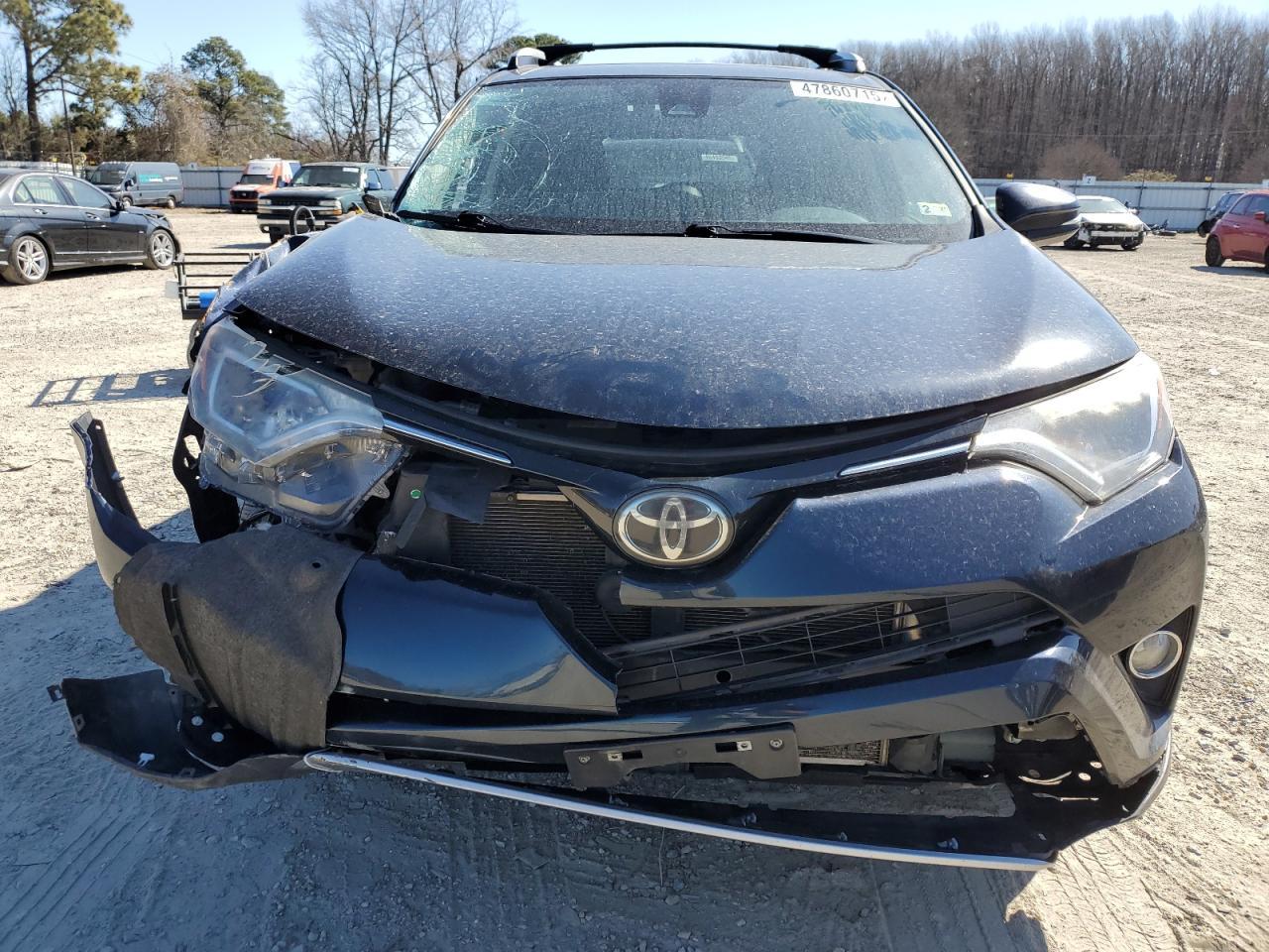 2017 TOYOTA RAV4 XLE - Фото 5