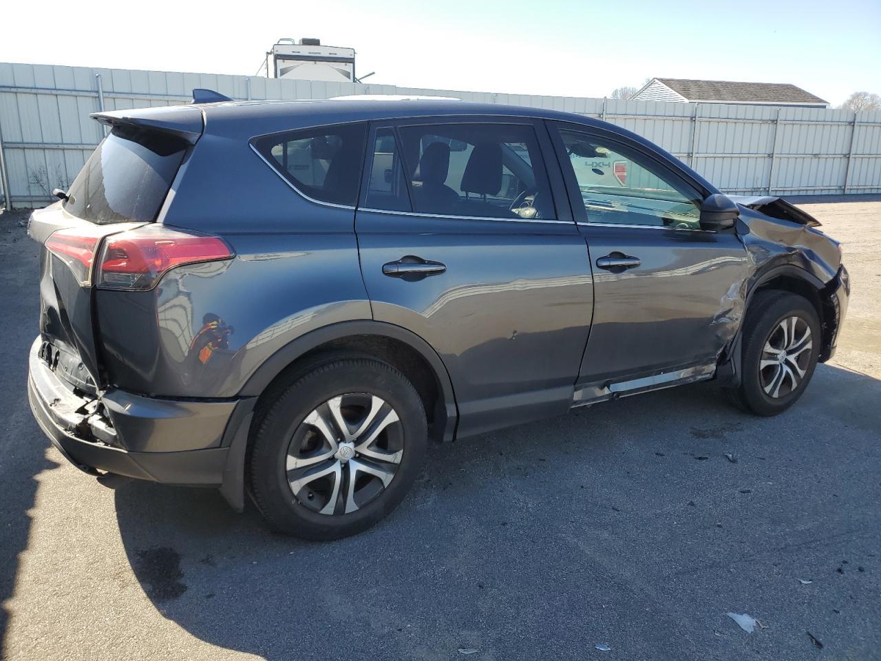 2018 TOYOTA RAV4 LE - Image 3
