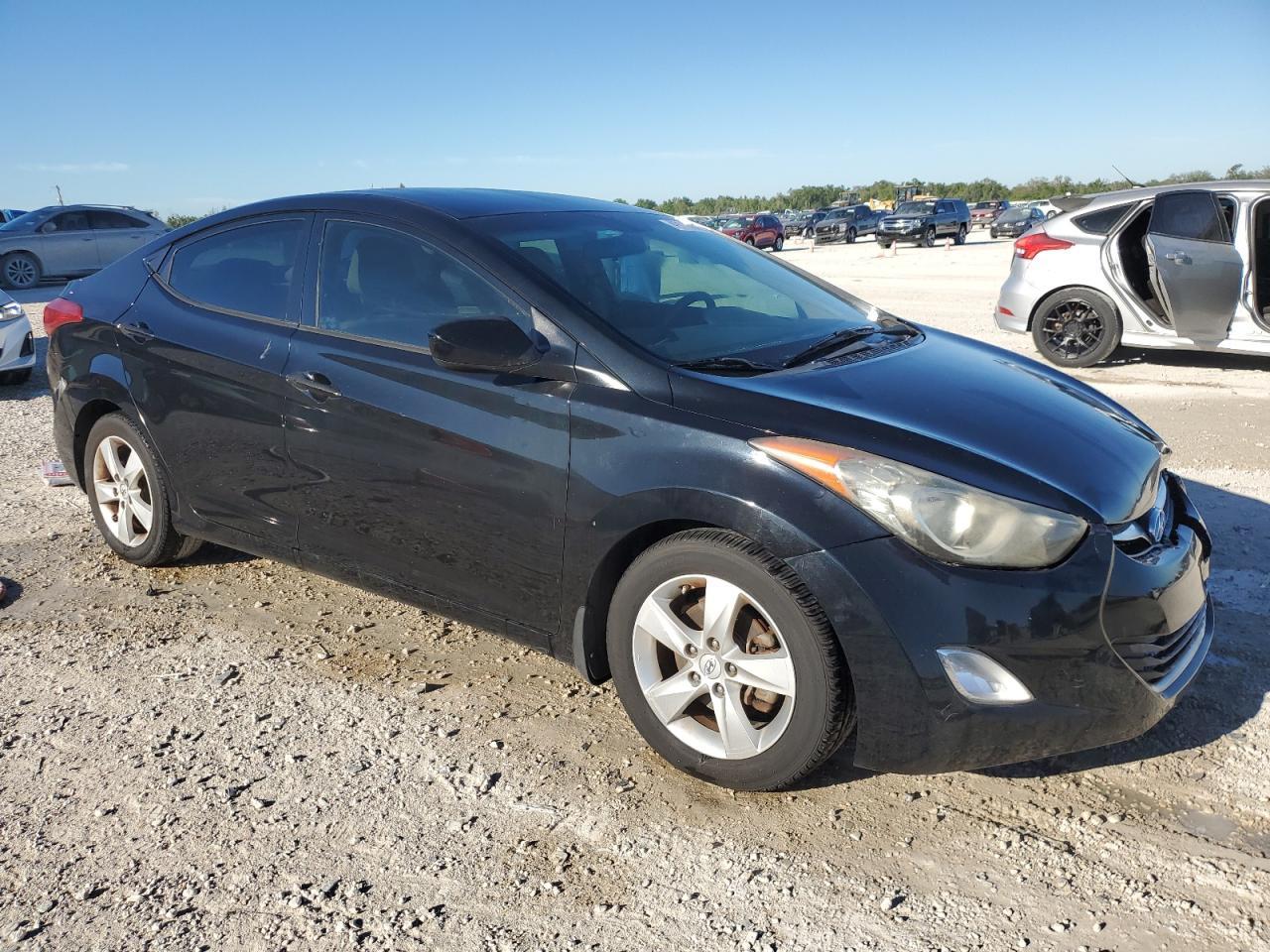 2013 HYUNDAI ELANTRA GL - Image 4