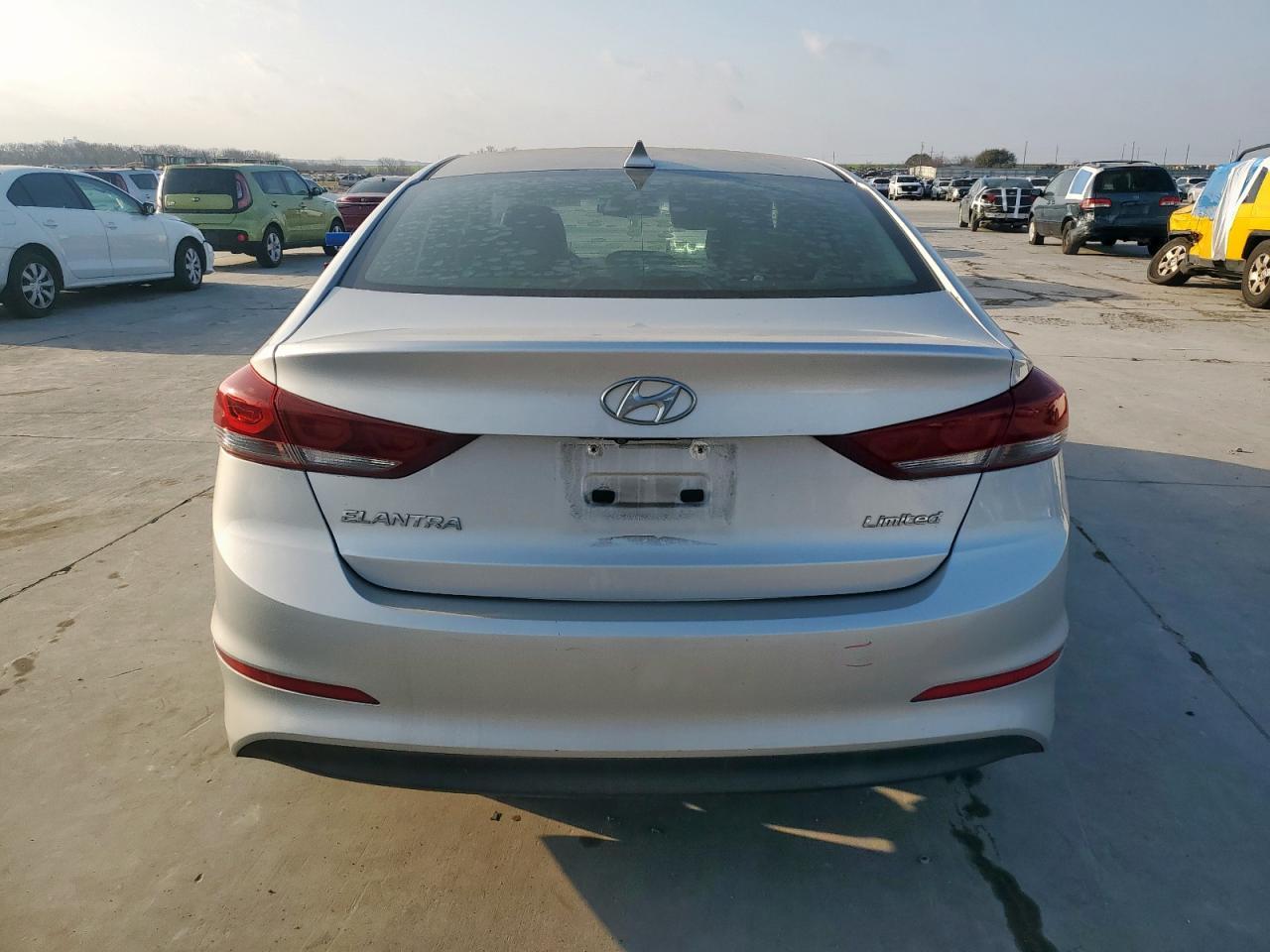 2017 HYUNDAI ELANTRA SE - Фото 6