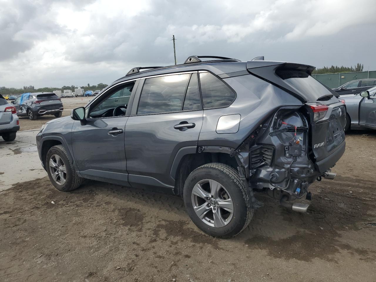 2022 TOYOTA RAV4 XLE - Фото 2