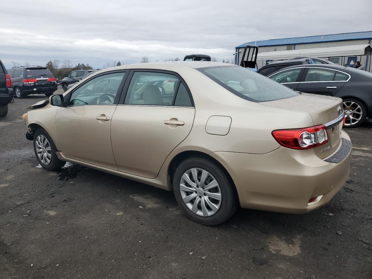 2013 TOYOTA COROLLA BA - Фото 2