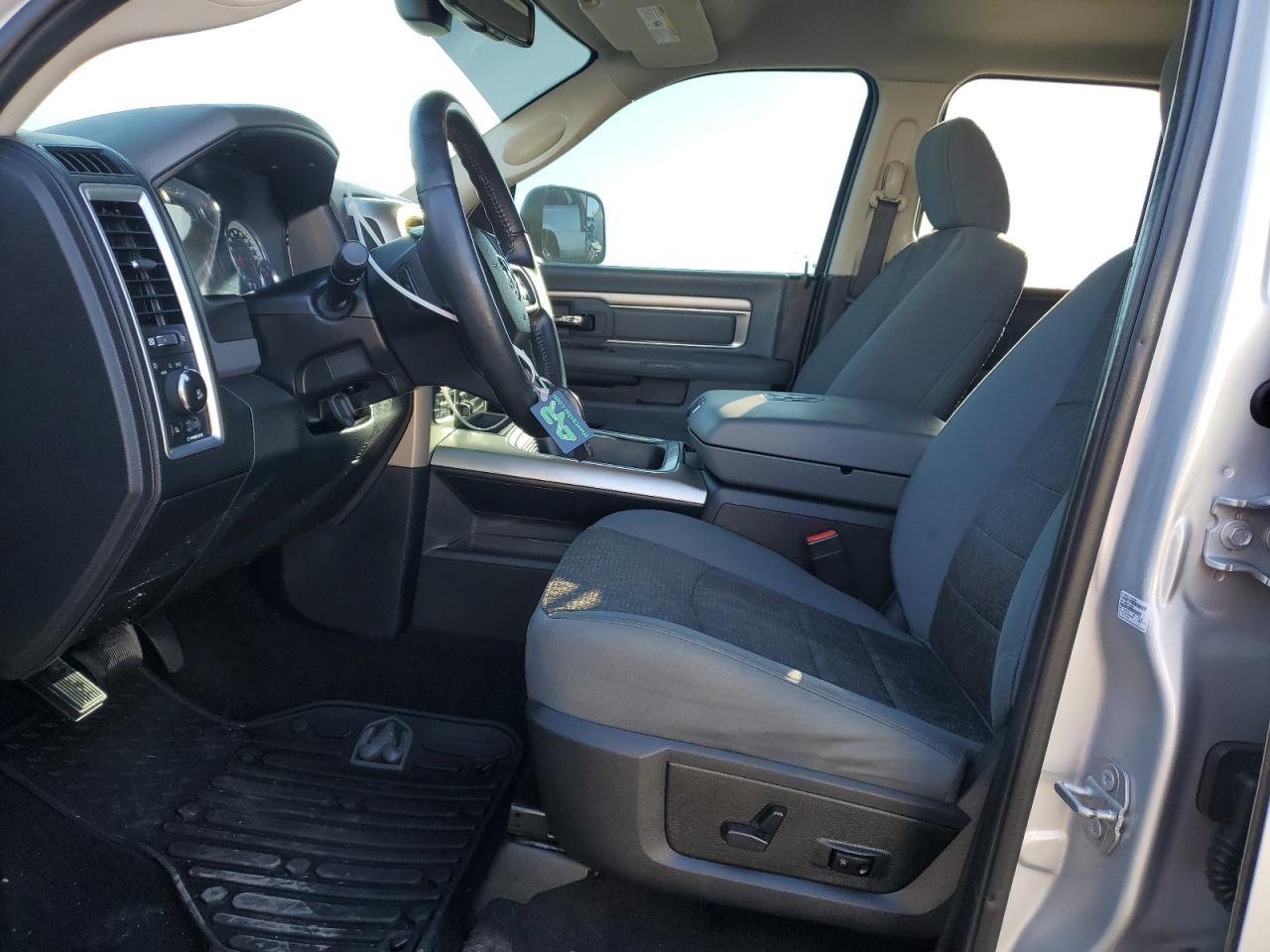 2017 RAM 1500 SLT - Image 7