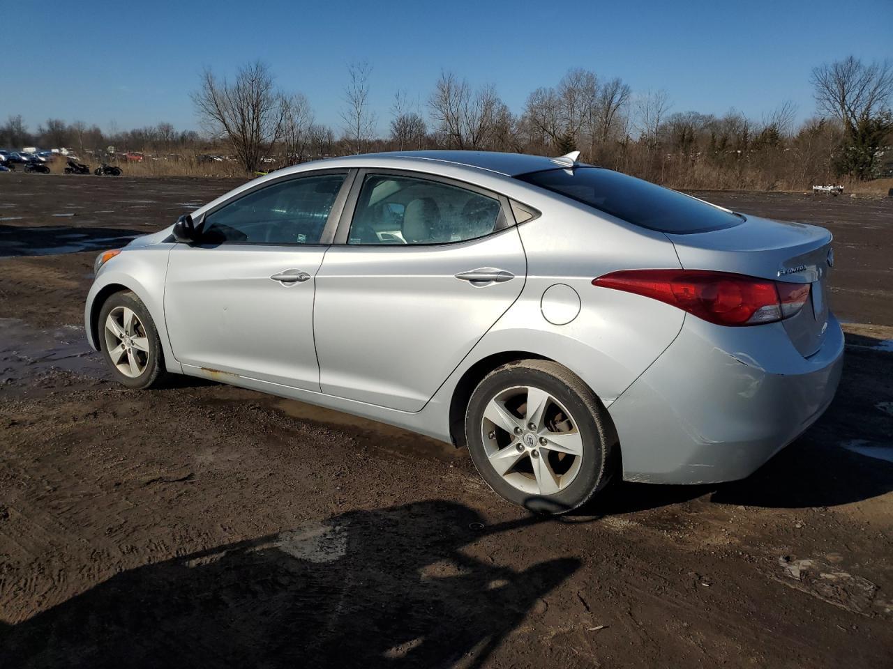 2011 HYUNDAI ELANTRA GL - Image 2