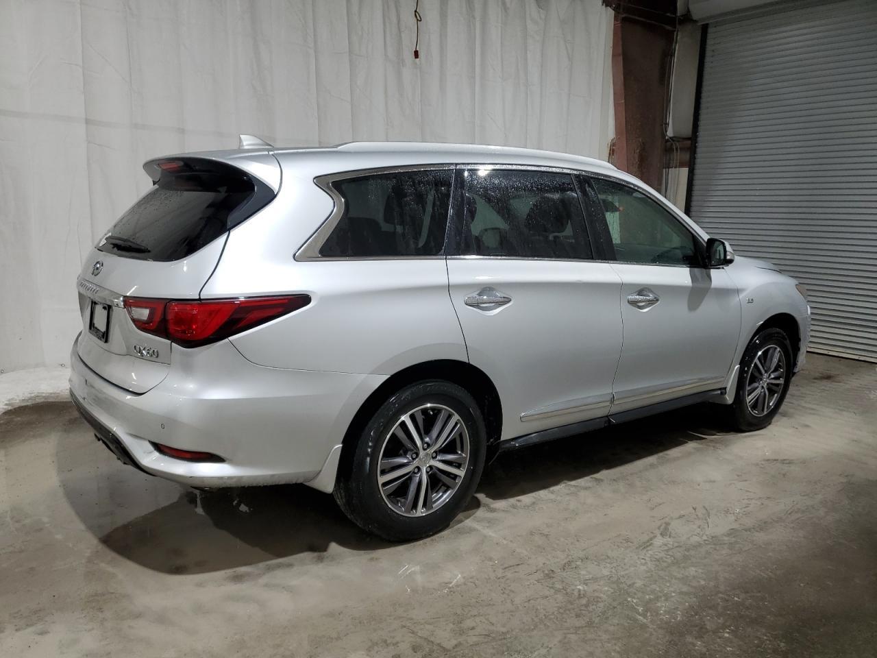 2019 INFINITI QX60 LUXE - Image 3