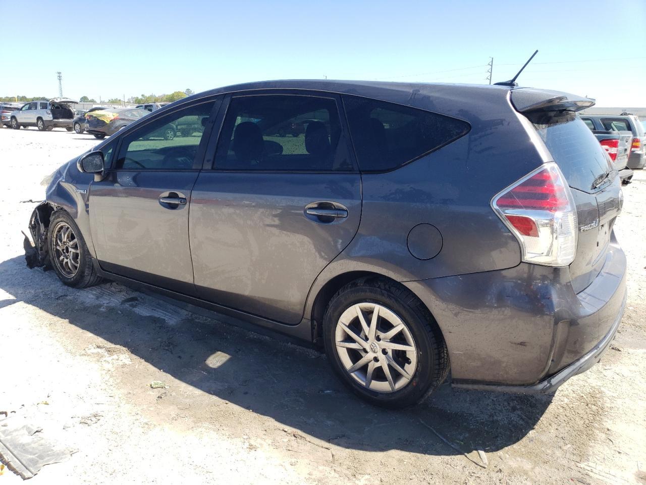 2015 TOYOTA PRIUS V - Image 2