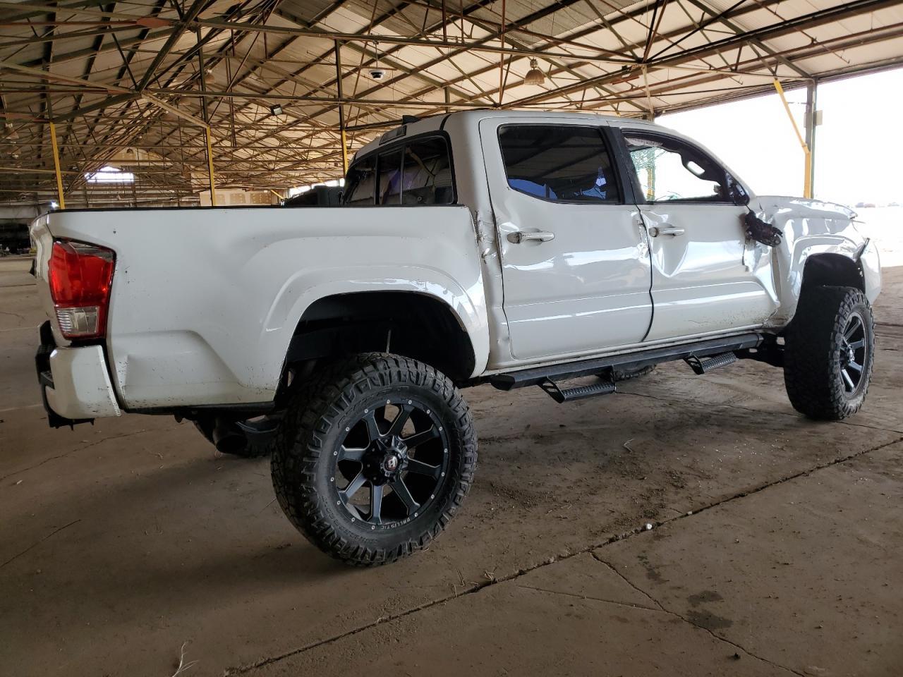 2017 TOYOTA TACOMA DOU - Фото 3