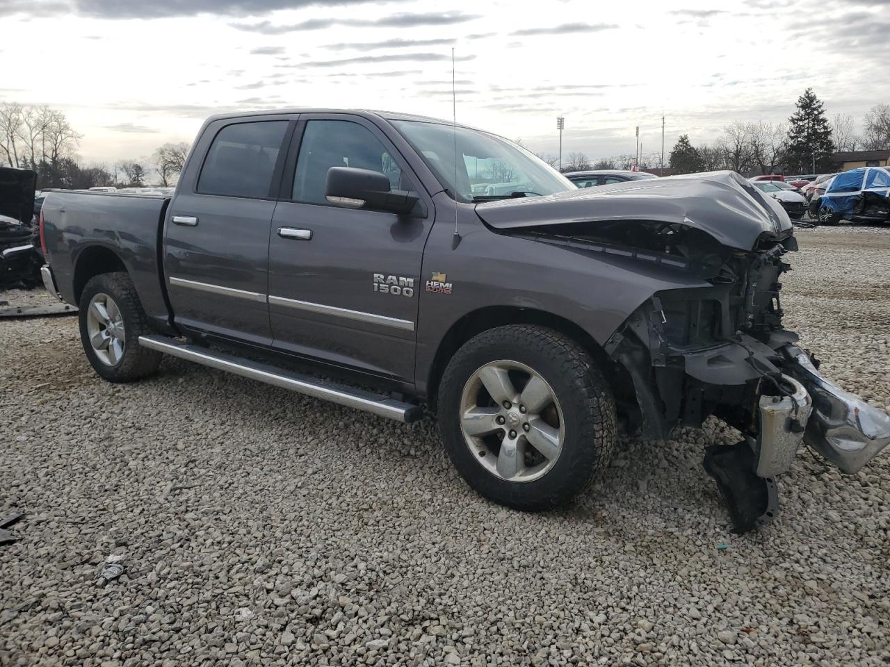 2015 RAM 1500 SLT - Image 4