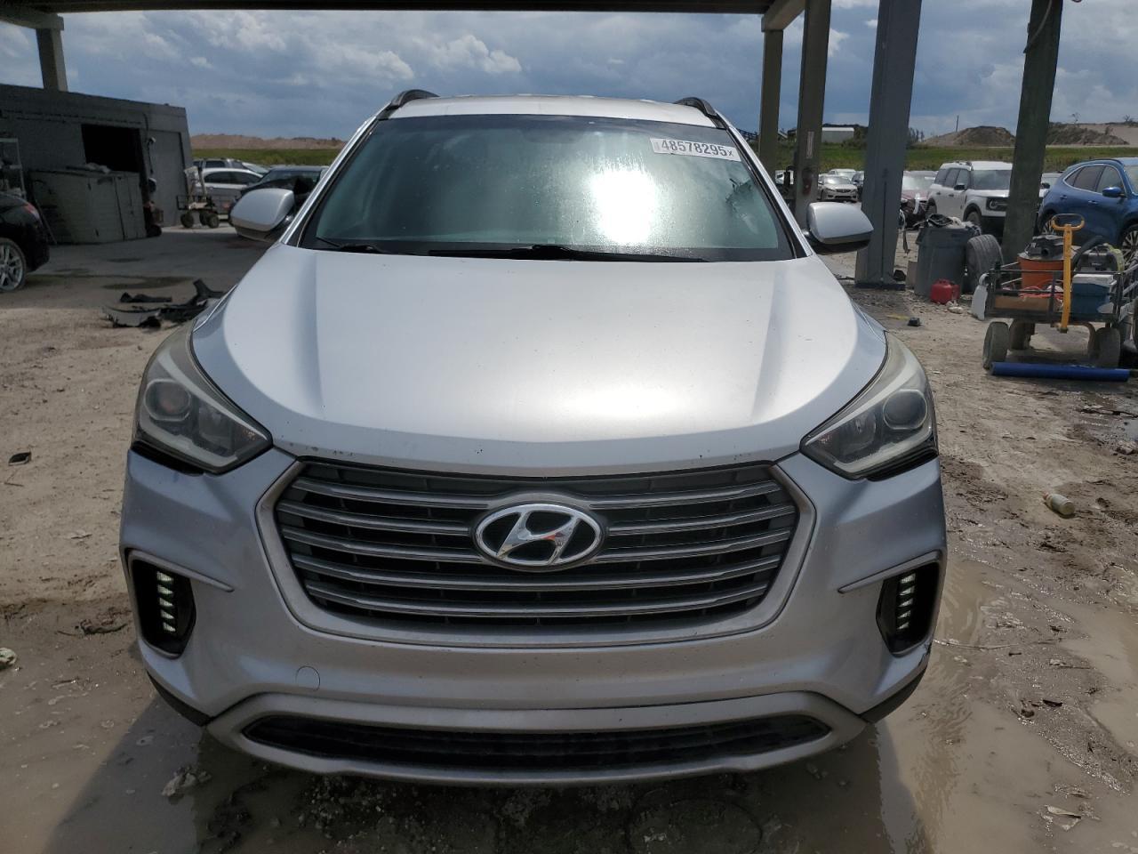 2017 HYUNDAI SANTA FE S - Image 5