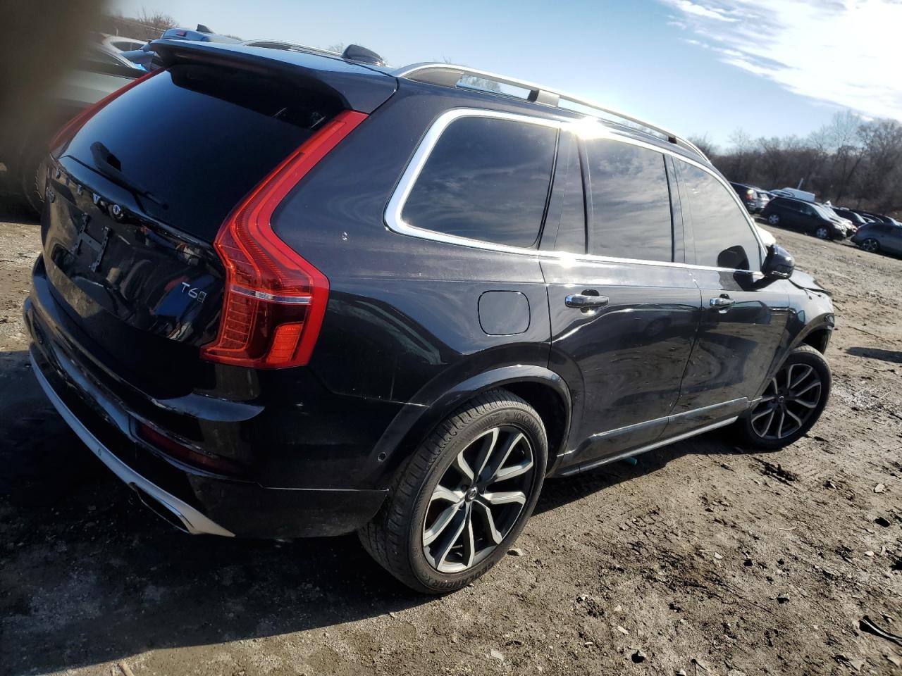 2016 VOLVO XC90 T6 - Фото 3