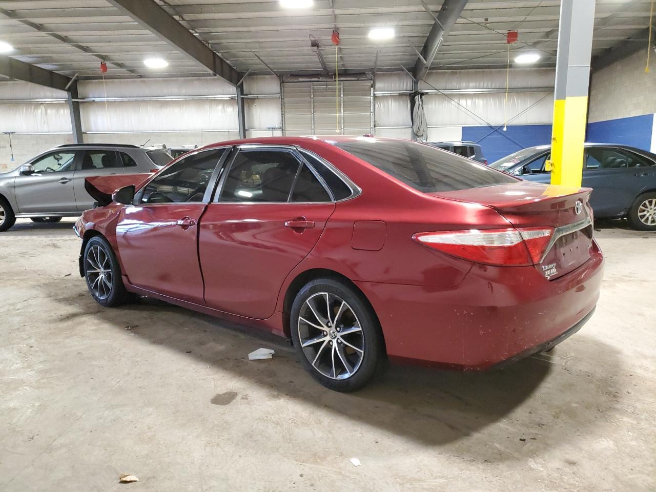 2016 TOYOTA CAMRY LE - Фото 2