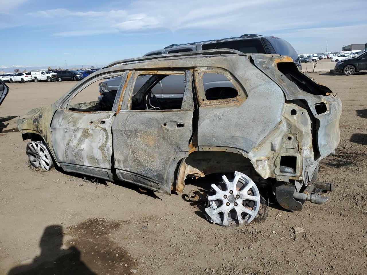 2016 JEEP CHEROKEE L - Image 2