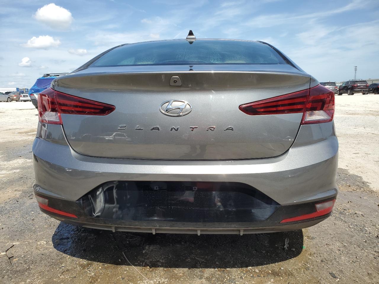 2019 HYUNDAI ELANTRA SE - Фото 6