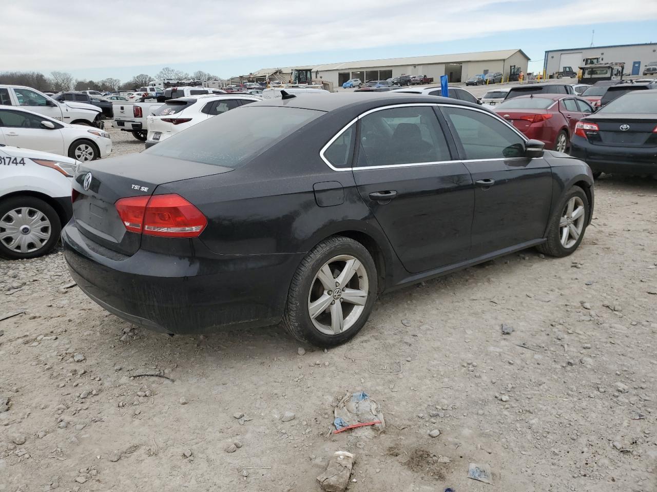 2014 VOLKSWAGEN PASSAT SE - Фото 3