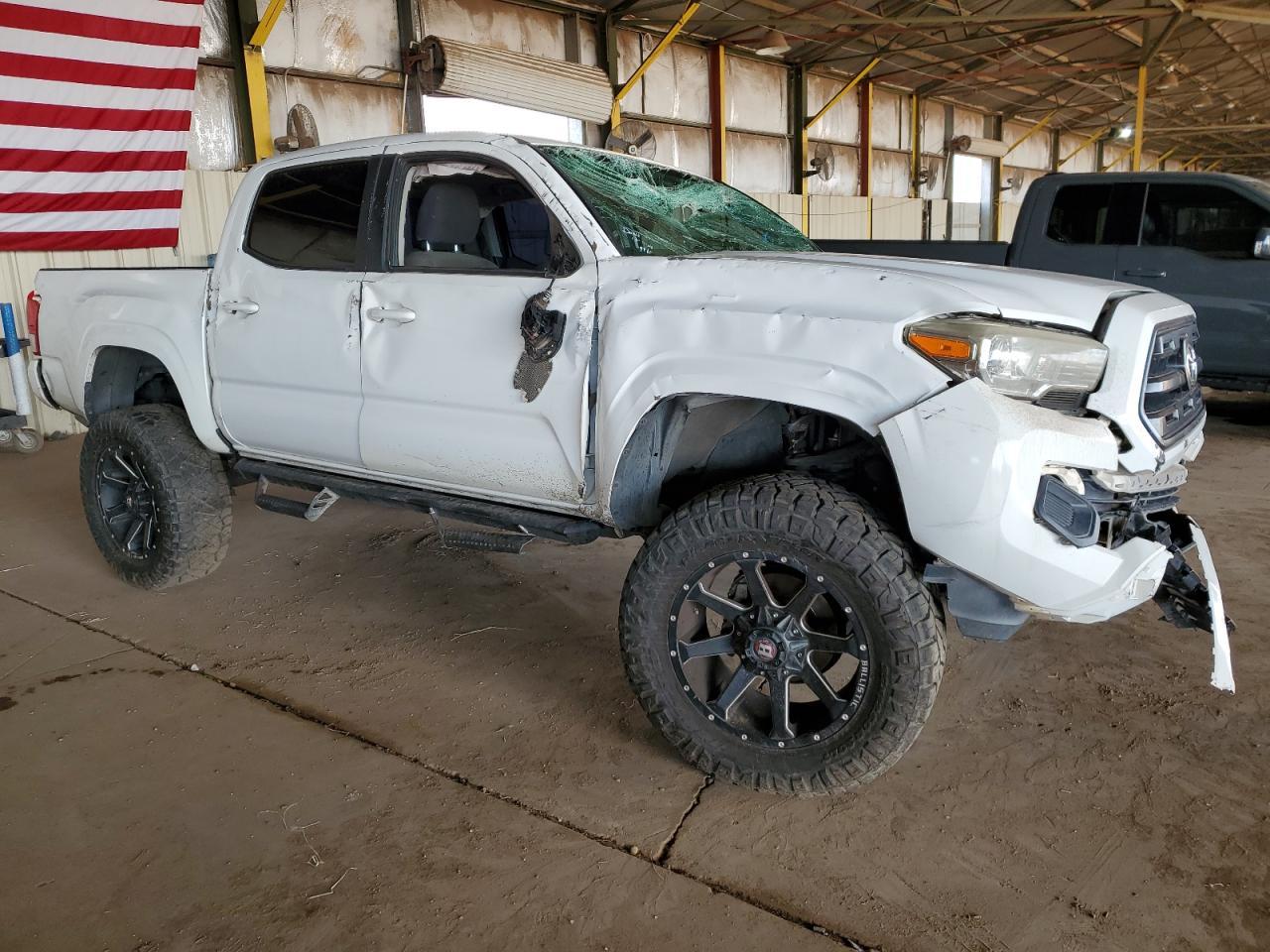 2017 TOYOTA TACOMA DOU - Фото 4