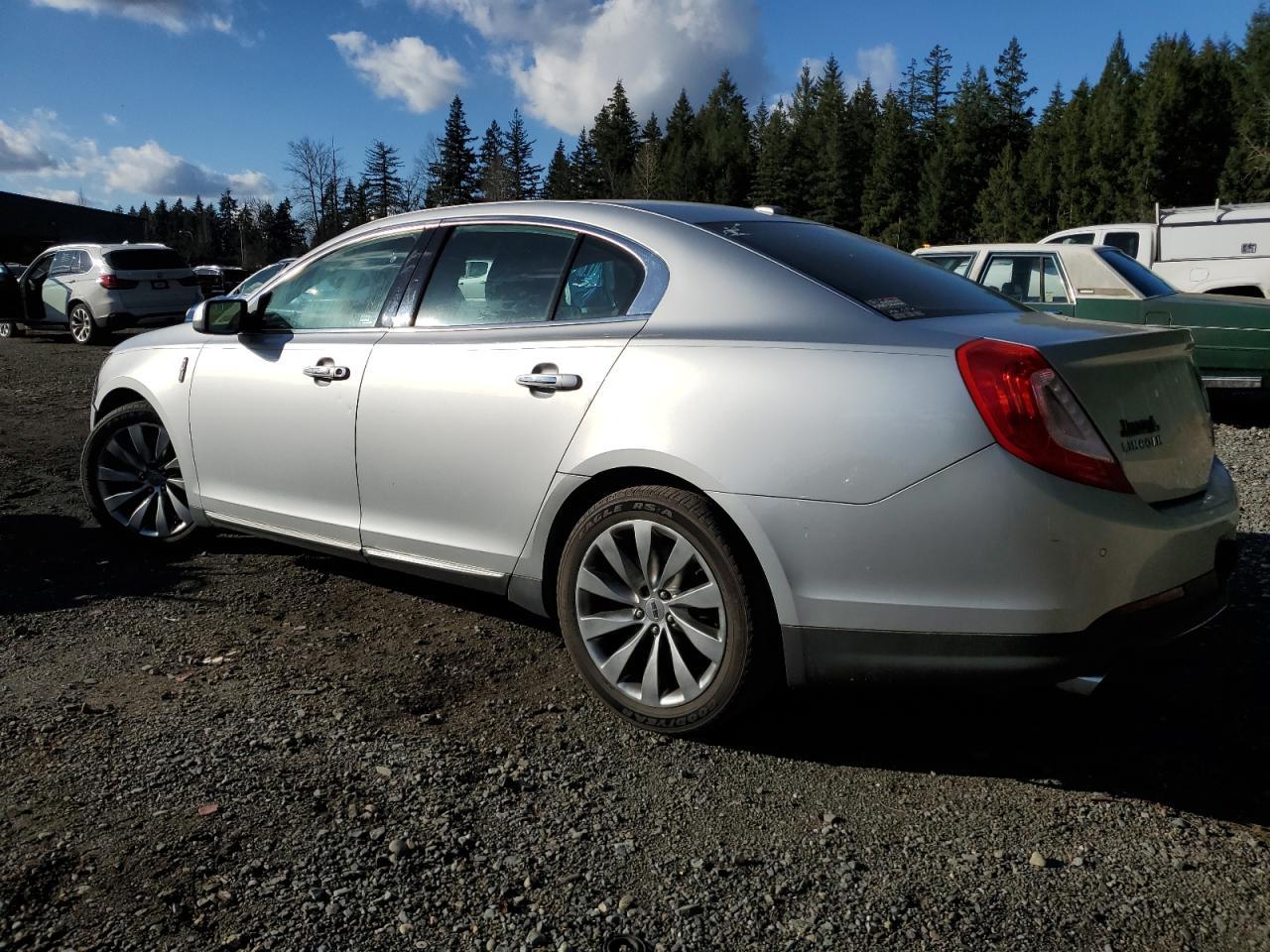 2013 LINCOLN MKS - Image 2