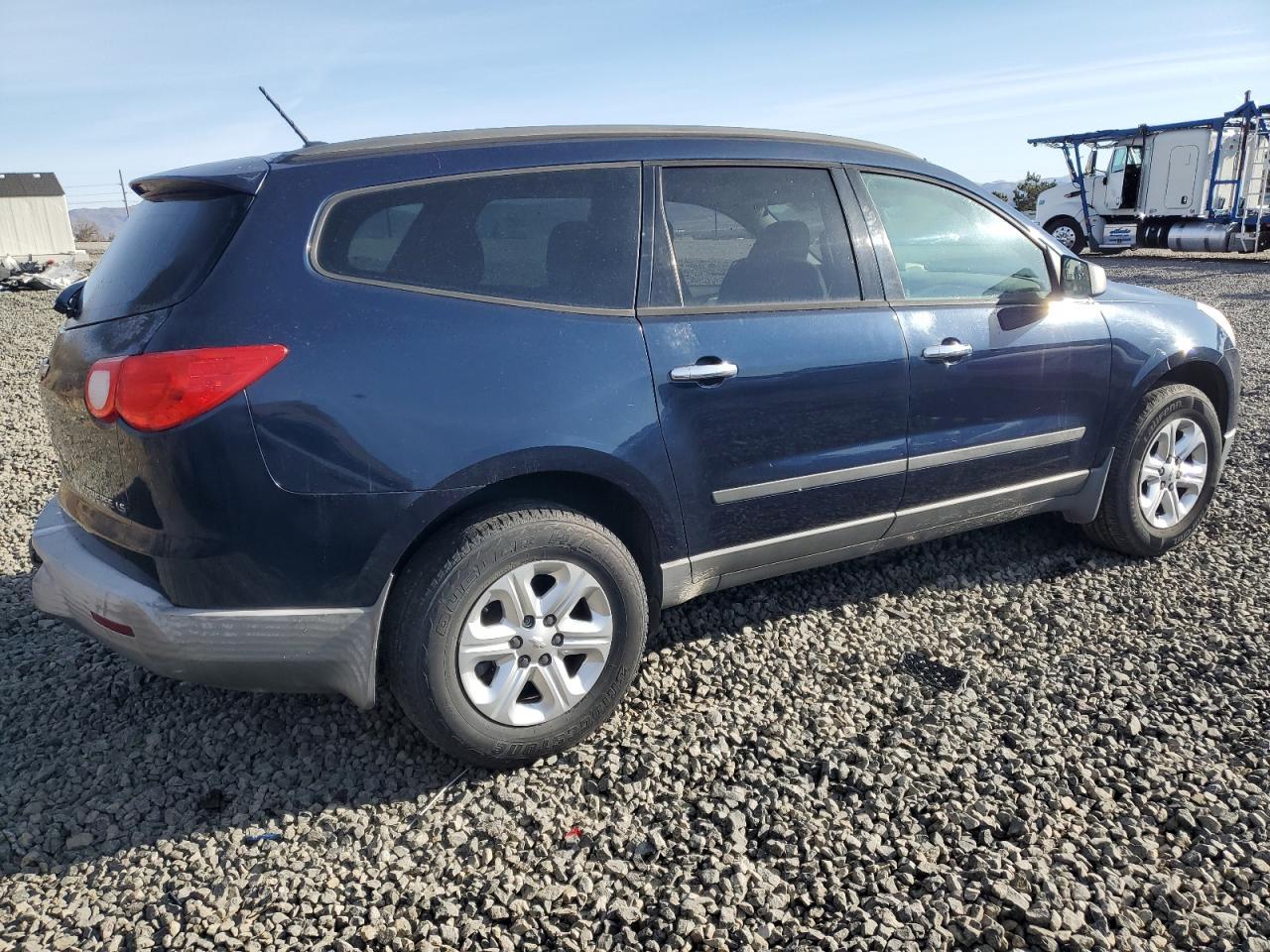 2012 CHEVROLET TRAVERSE L - Image 3