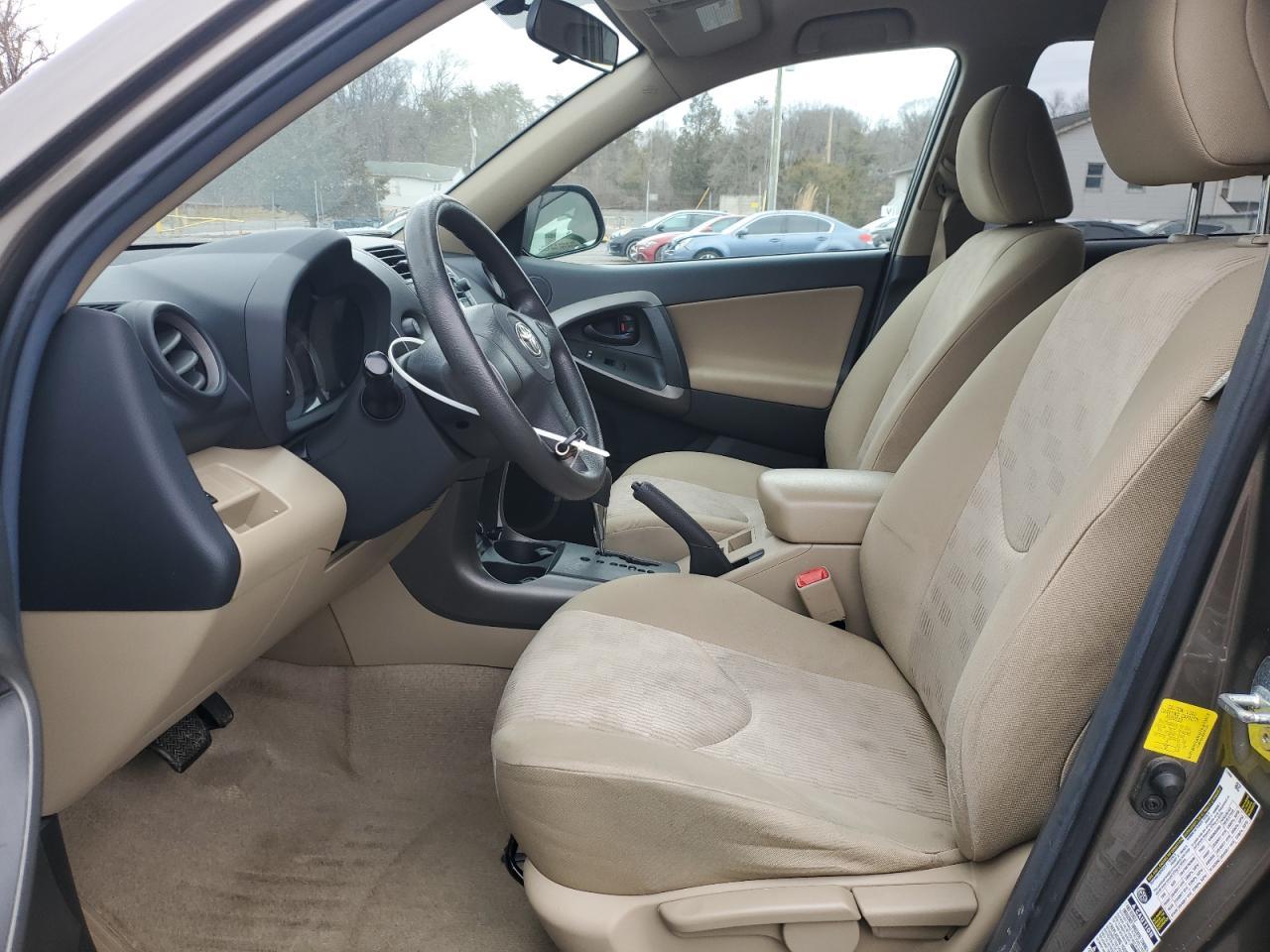 2011 TOYOTA RAV4 - Фото 7
