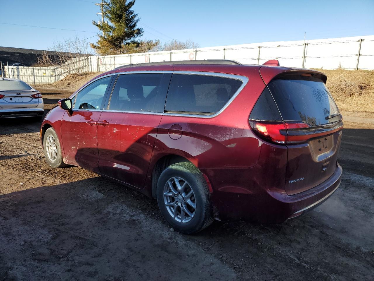 2022 CHRYSLER PACIFICA T - Image 2