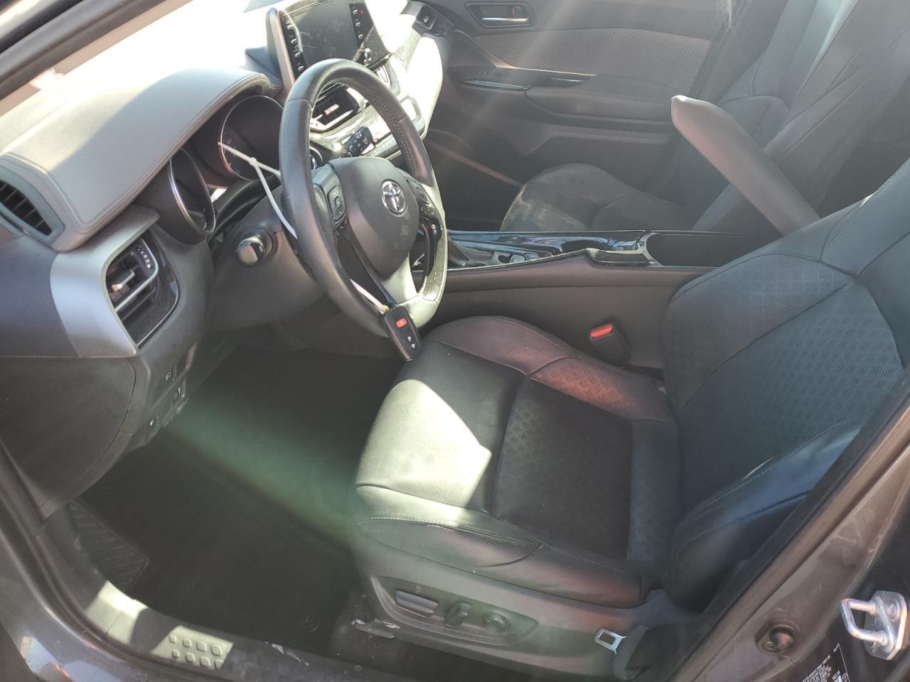 2021 TOYOTA C-HR XLE - Фото 7